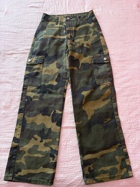 SHEIN Green & Brown Camo Cargo Straight-Leg Pants